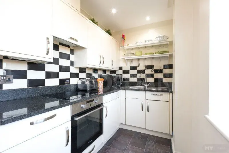 Apartments For Rent five-room 190м² 4/12 floor Tbilisi - photo 2