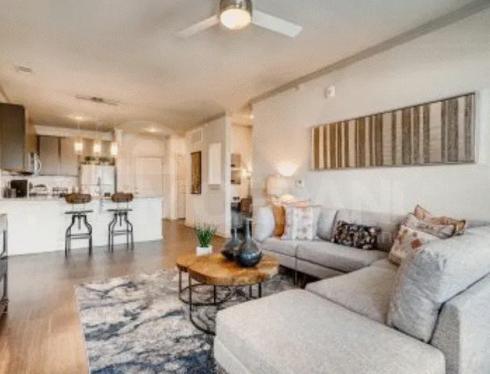 ქირავდება 4 ოთახიანი ბინა 186მ² 5/6 სართ თბილისი - photo 1