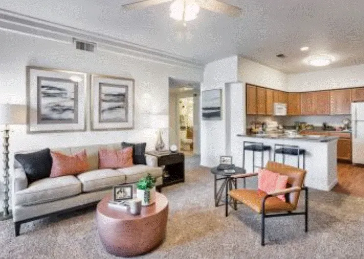 Apartments For Rent five-room 220м² 5/6 floor Tbilisi - photo 1