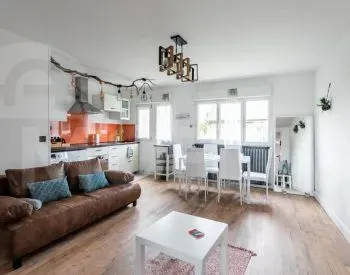 Apartments For Rent three-room 105м² 5/10 floor Tbilisi - photo 1