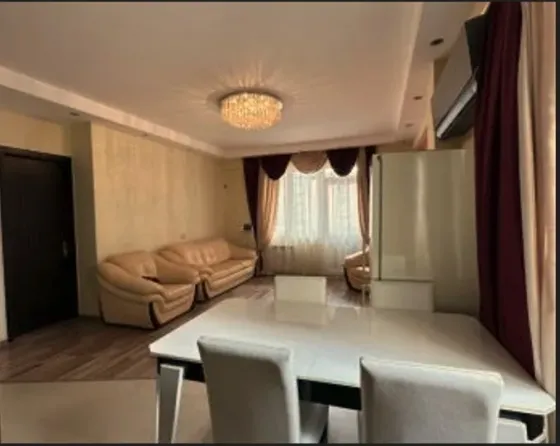 ქირავდება 2 ოთახიანი ბინა 75მ² 4/12 სართ თბილისი