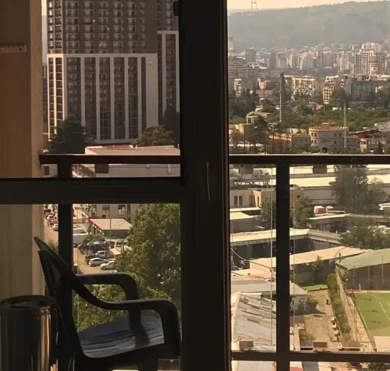 ქირავდება 2 ოთახიანი ბინა 50მ² 13/13 სართ თბილისი