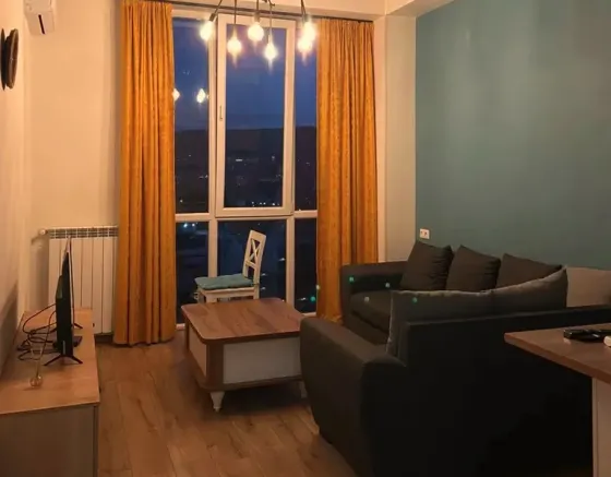 ქირავდება 2 ოთახიანი ბინა 50მ² 13/13 სართ თბილისი