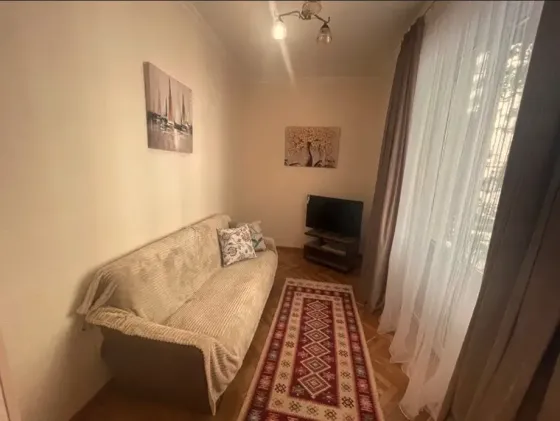 ქირავდება 2 ოთახიანი ბინა 42მ² 2/5 სართ თბილისი