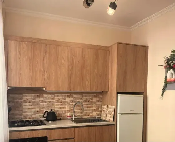 ქირავდება 2 ოთახიანი ბინა 42მ² 2/5 სართ თბილისი