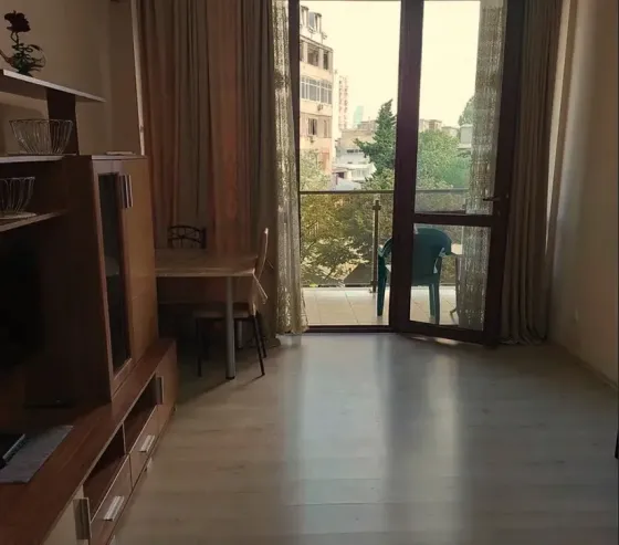 ქირავდება 2 ოთახიანი ბინა 60მ² 5/9 სართ თბილისი