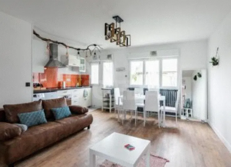 Apartments For Rent three-room 105м² 5/10 floor Tbilisi - photo 1