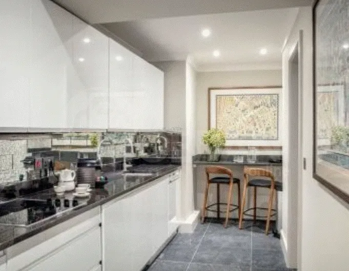 Apartments For Rent five-room 157м² 4/5 floor Tbilisi - photo 4