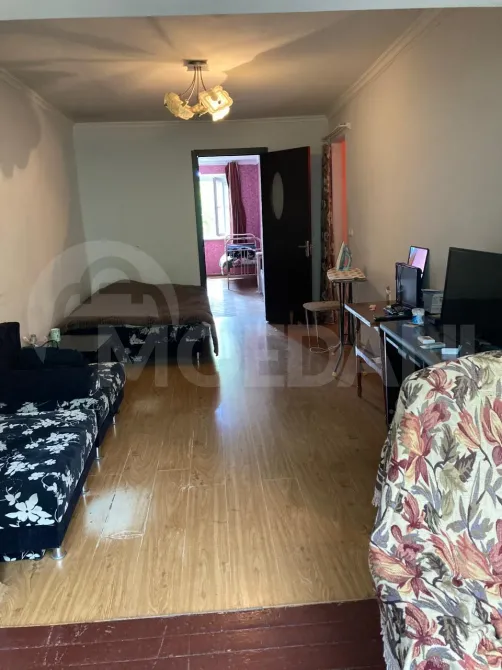 იყიდება 2 ოთახიანი ბინას 57მ² 3/3 სართ თბილისი - photo 1