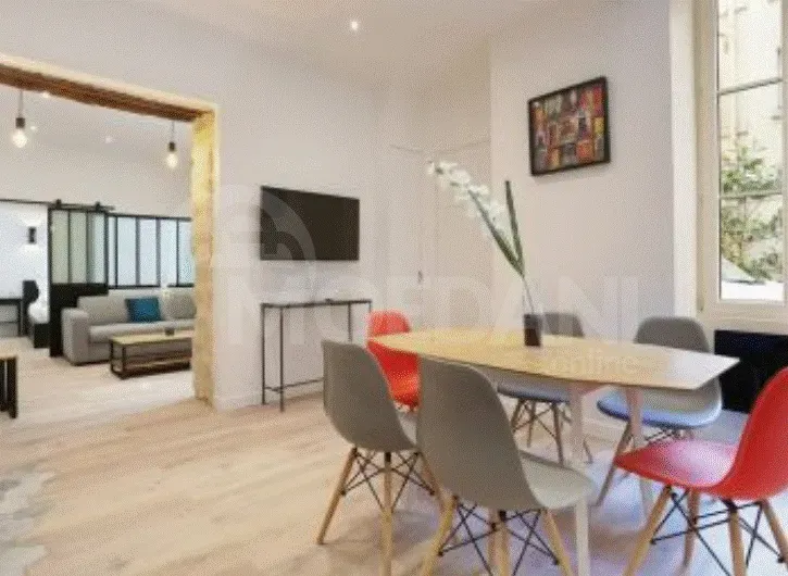 Apartments For Rent five-room 190м² 4/5 floor Tbilisi - photo 3