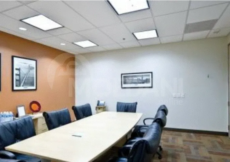 Сдается коммерческое офисное помещение в Мтацминде Тбилиси - изображение 4