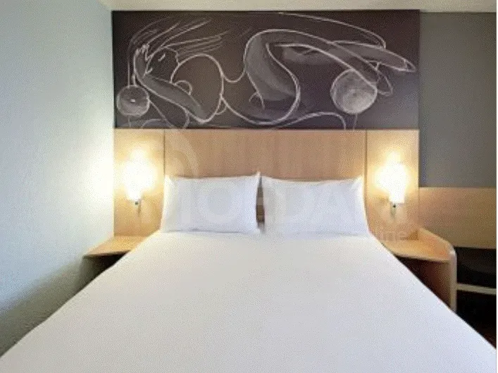 Сдам 3-комн. квартиру 130м² 3/4 эт. Тбилиси - изображение 1