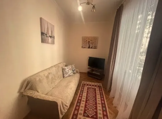 ქირავდება 2 ოთახიანი ბინა 42მ² 2/5 სართ თბილისი