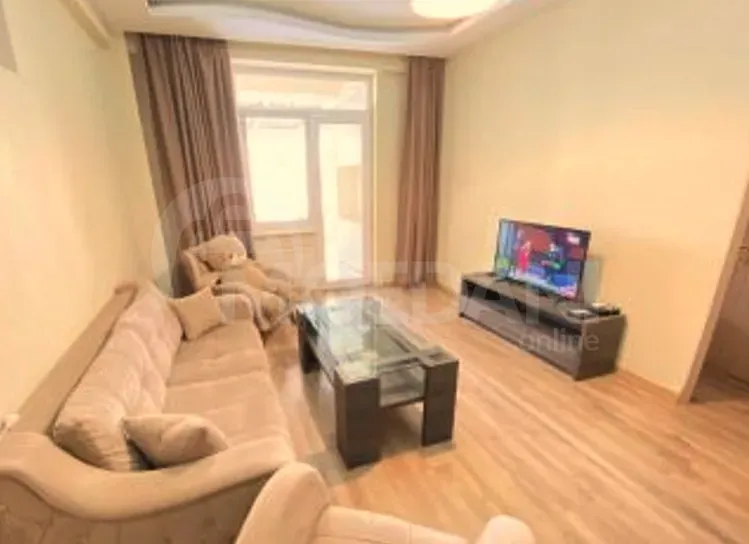 ქირავდება 2 ოთახიანი ბინა 140მ² 2/10 სართ თბილისი - photo 1