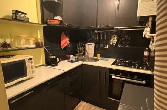 იყიდება 4 ოთახიანი ბინას 64მ² 1/2 სართ თბილისი