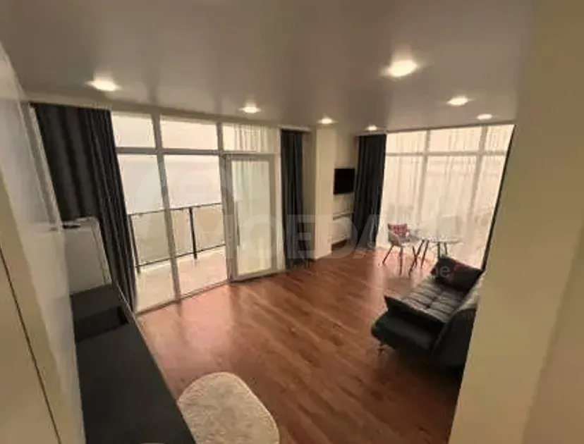 Продам 2-комн. квартиру 57.2м² 12/13 эт. Батуми - изображение 1