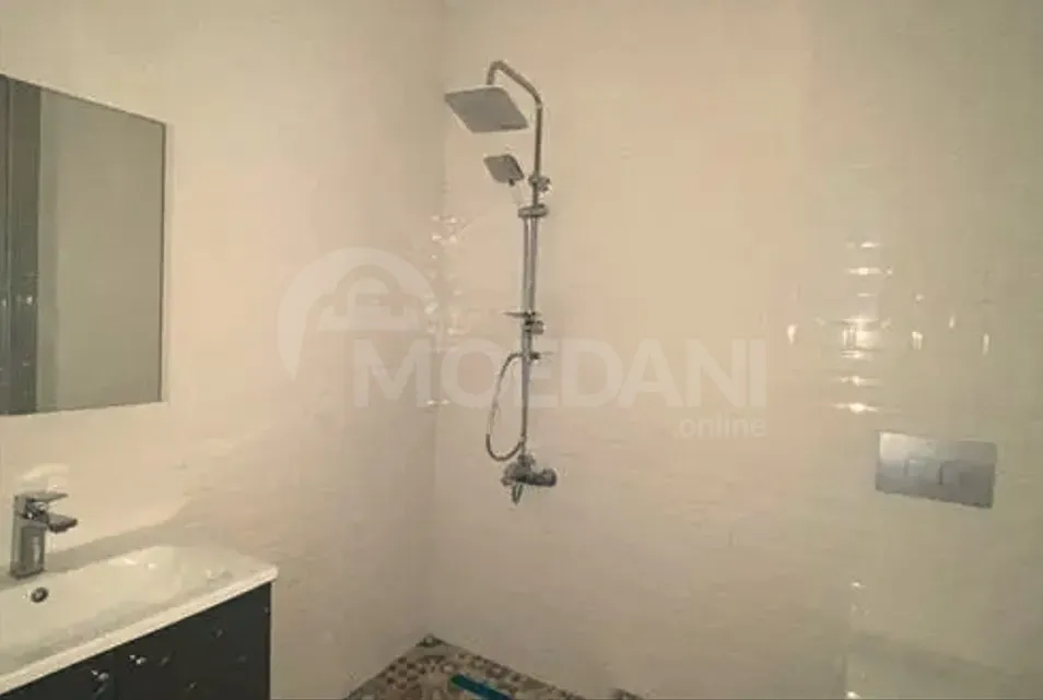 იყიდება 2 ოთახიანი ბინას 53მ² 26/35 სართ ბათუმი - photo 2