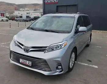 Toyota Sienna 2015 თბილისი