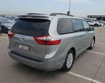 Toyota Sienna 2015 თბილისი