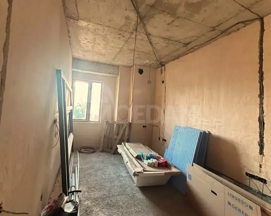 იყიდება 3 ოთახიანი ბინას 69მ² 15/25 სართ თბილისი - photo 2