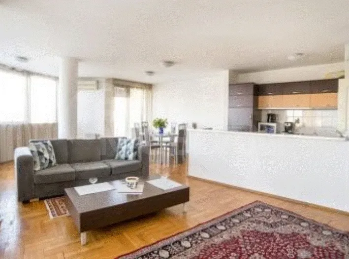 Сдам 3-комн. квартиру 132м² 6/18 эт. Тбилиси - изображение 1