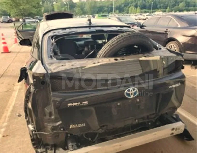 Toyota Prius 1.7L 2018 Тбилиси - изображение 6