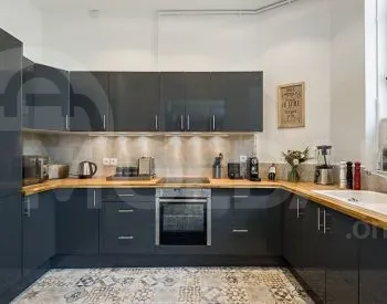 ქირავდება 6 ოთახიანი ბინა 240მ² 4/10 სართ თბილისი - photo 1