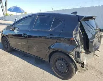 Toyota Prius 2015 Тбилиси