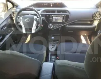 Toyota Prius 1.5L 2015 Тбилиси - изображение 8