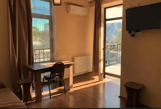 ქირავდება 2 ოთახიანი ბინა 60მ² 4/8 სართ თბილისი