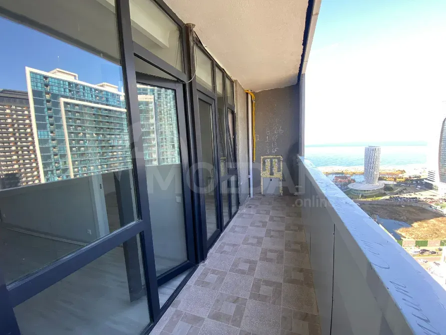 Продам 2-комн. квартиру 52.8м² 26/35 эт. Батуми - изображение 1