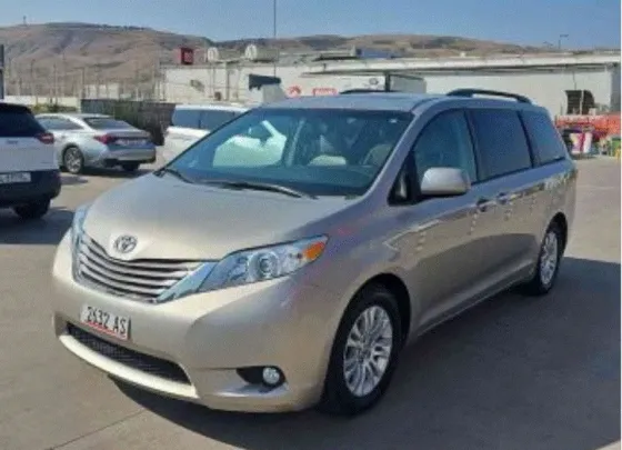 Toyota Sienna 2016 თბილისი