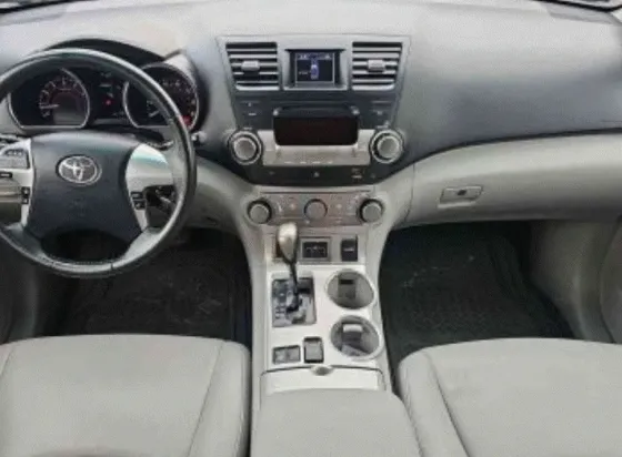 Toyota Highlander 2014 თბილისი