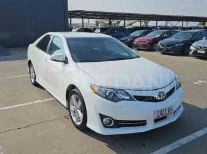 Toyota Camry 2.5L 2014 Тбилиси - изображение 3