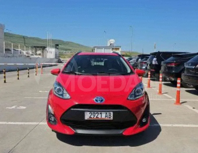 Toyota Prius C 1.5L 2018 Тбилиси - изображение 2