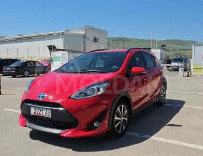 Toyota Prius C 1.5L 2018 Тбилиси - изображение 1