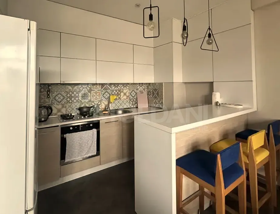 ქირავდება 2 ოთახიანი ბინა 65მ² 11/11 სართ თბილისი - photo 1