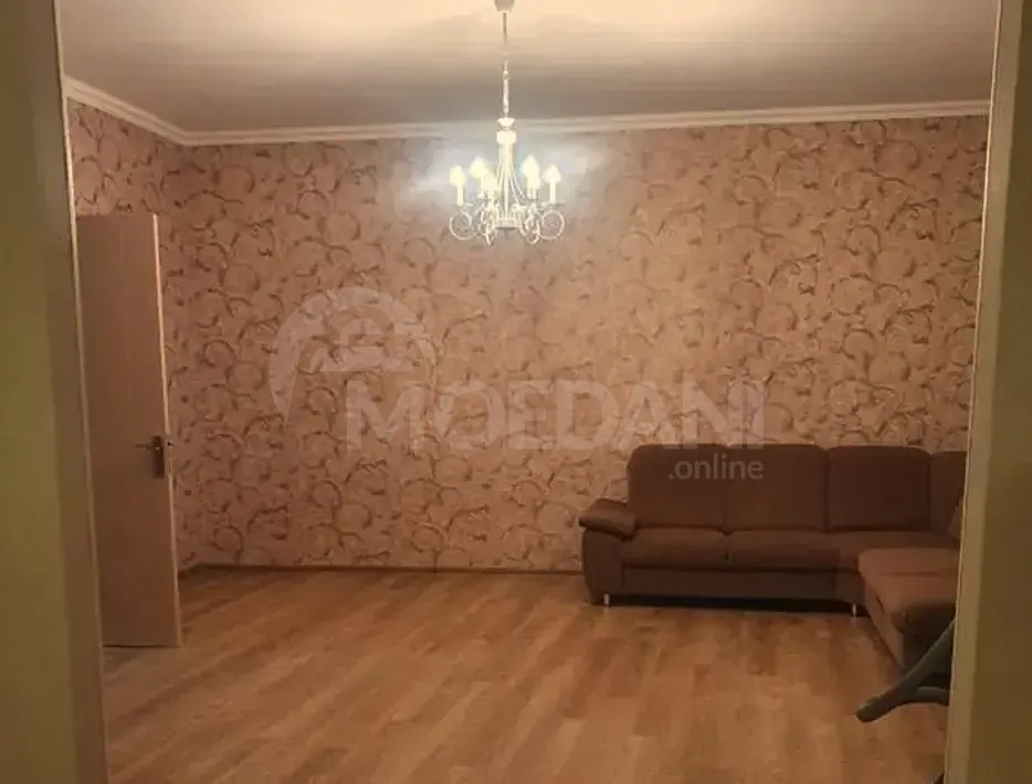 ქირავდება 3 ოთახიანი ბინა 70მ² 1/1 სართ თბილისი - photo 1