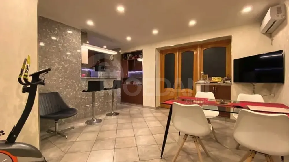 ქირავდება 3 ოთახიანი ბინა 75მ² 9/9 სართ თბილისი - photo 1