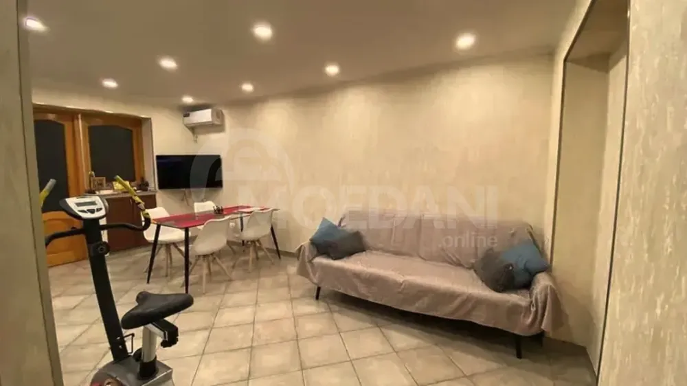 ქირავდება 3 ოთახიანი ბინა 75მ² 9/9 სართ თბილისი - photo 2