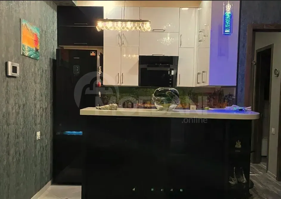 ქირავდება 3 ოთახიანი ბინა 80მ² 8/9 სართ თბილისი - photo 1