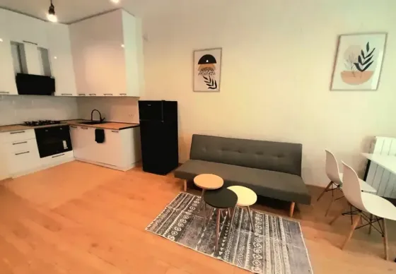 ქირავდება 2 ოთახიანი ბინა 50მ² 2/23 სართ თბილისი