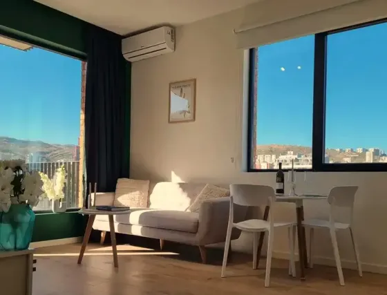 ქირავდება 2 ოთახიანი ბინა 45მ² 5/8 სართ თბილისი