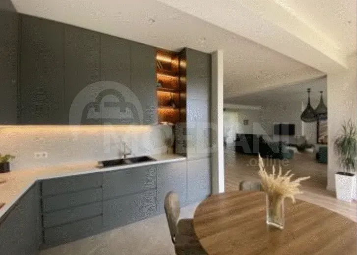 ქირავდება 3 ოთახიანი ბინა 120მ² 15/15 სართ თბილისი - photo 1