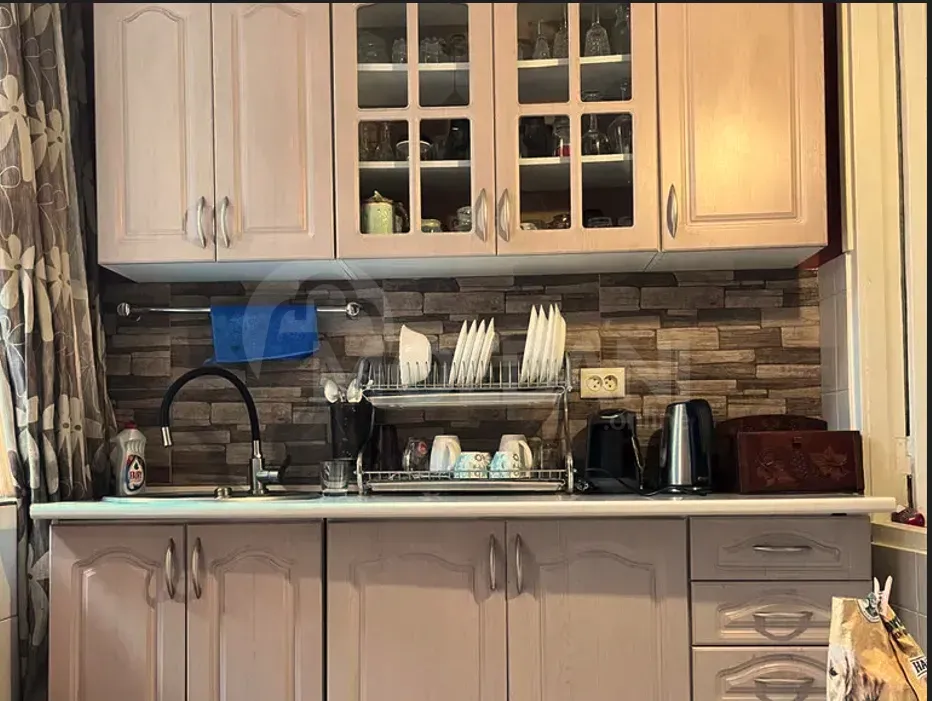 იყიდება 4 ოთახიანი ბინას 62მ² 1/2 სართ თბილისი - photo 1