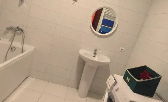 ქირავდება 3 ოთახიანი ბინა 75მ² 3/14 სართ თბილისი