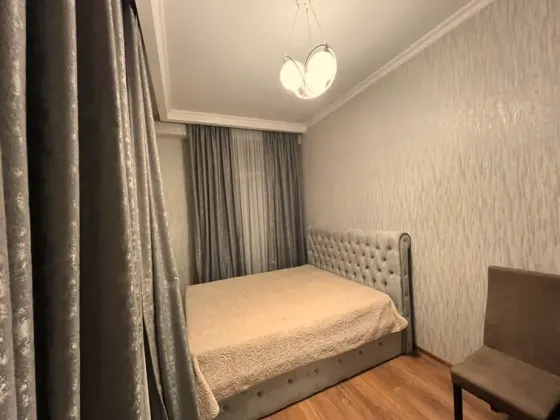 ქირავდება 3 ოთახიანი ბინა 80მ² 5/23 სართ თბილისი