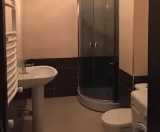 ქირავდება 2 ოთახიანი ბინა 50მ² 2/8 სართ თბილისი