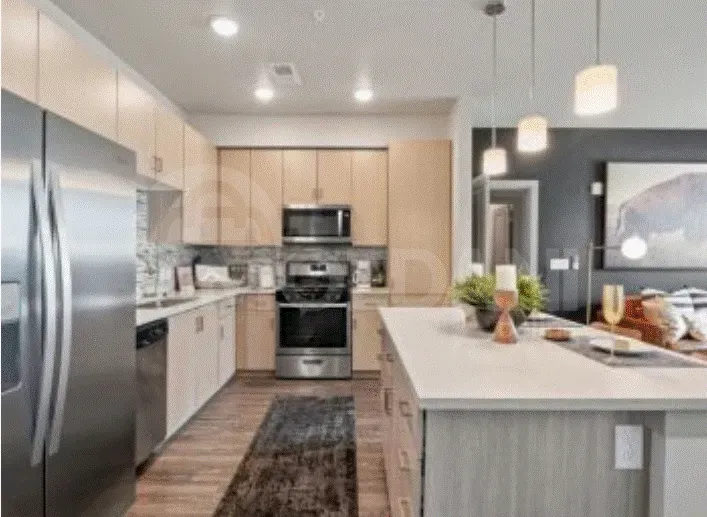 ქირავდება 3 ოთახიანი ბინა 130მ² 5/8 სართ თბილისი - photo 5