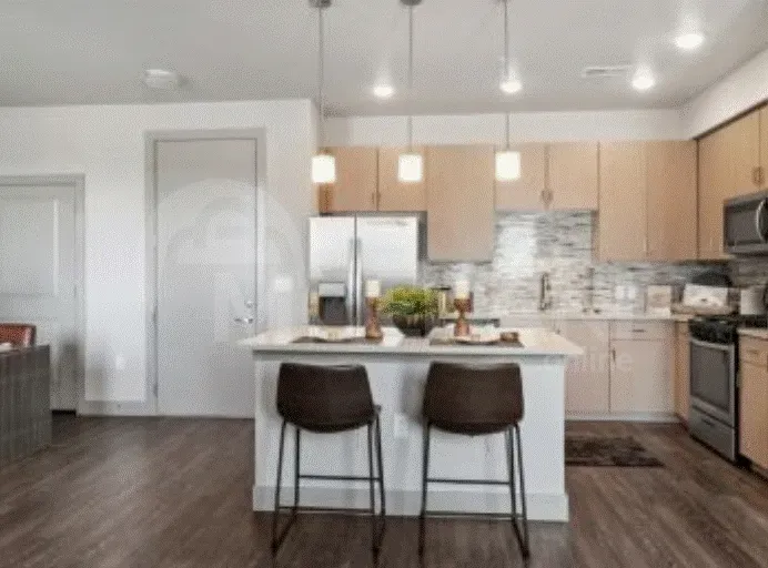 ქირავდება 3 ოთახიანი ბინა 130მ² 5/8 სართ თბილისი - photo 4